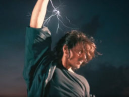 Shah Rukh Khan looks stunning as he sports a new look in the recently released KKR fan anthem