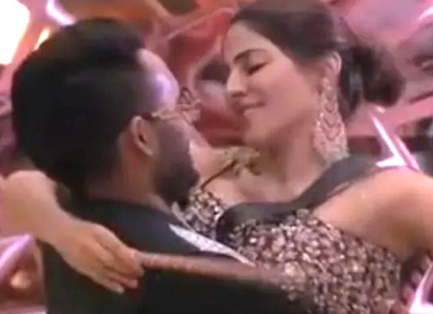 Bigg Boss 14: Jaan Kumar Sanu starts blushing as Nikki Tamboli kisses him on the cheek