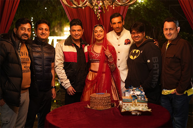Divya Khosla Kumar celebrates her birthday Satyamev Jayate 2 set with John Abraham, Bhushan Kumar & Milap Zaveri Divya Khosla Kumar celebrates her birthday Satyamev Jayate 2 set with John Abraham, Bhushan Kumar & Milap Zaveri