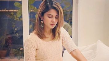 Jennifer Winget brings in the Diwali sparkle with her minimalistic traditional look