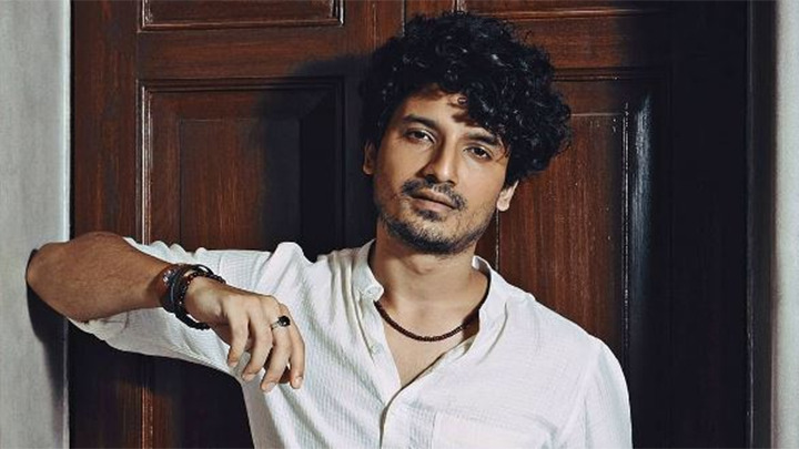 MIRZAPUR 2- “Ye ROBIN kahi Munna Bhaiya ka BHAI to nahi?”- Priyanshu REACTS to this Fan Comment MIRZAPUR 2- “Ye ROBIN kahi Munna Bhaiya ka BHAI to nahi?”- Priyanshu REACTS to this Fan Comment