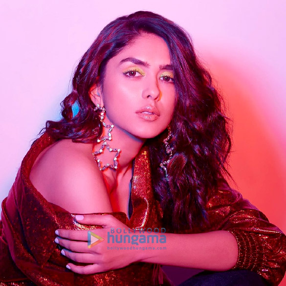 mrunal thakur 5