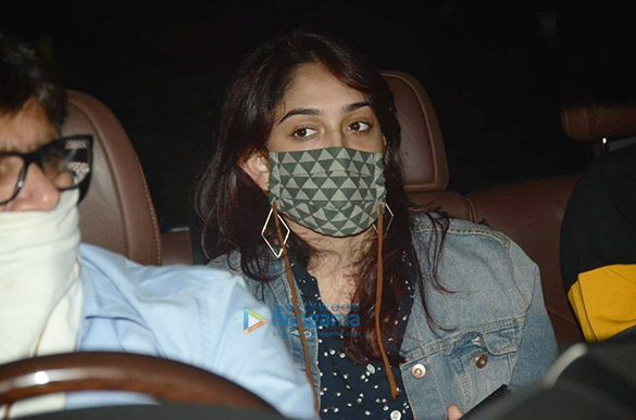 photos aamir khan and ira khan snapped at pvr in juhu 3