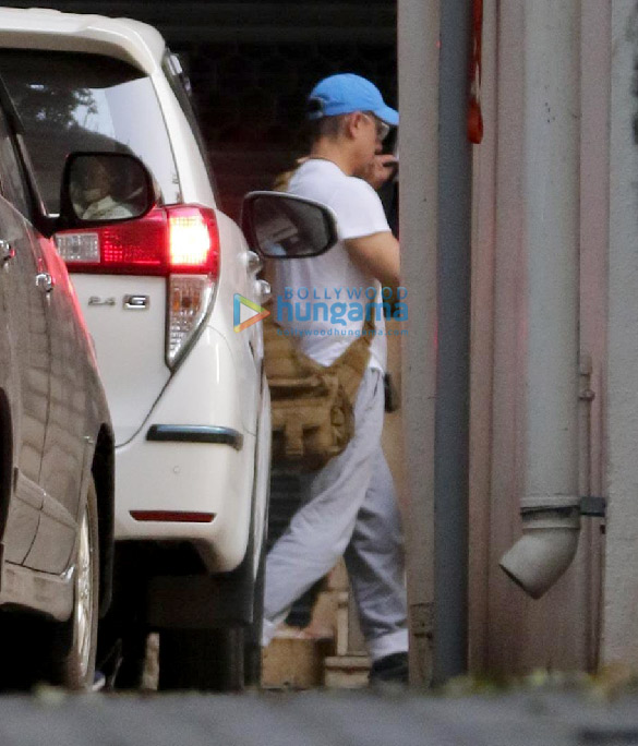 photos aamir khan spotter in bandra 3