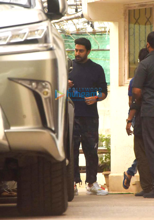 photos abhishek bachchan snapped at a dubbing studio in juhu 3