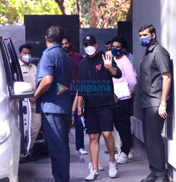 Photos: Akshay Kumar, Jackky Bhagnani and Bhumi Pednekar at Pooja Entertainment office in Juhu