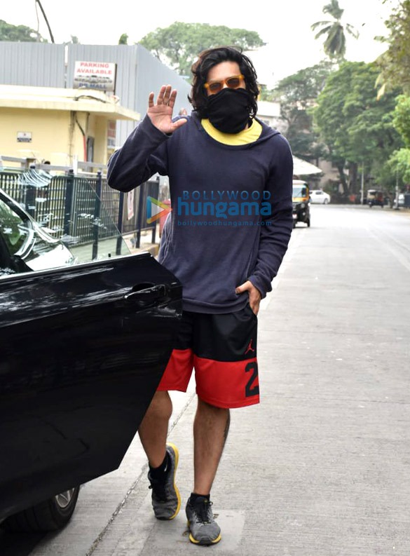 photos ali fazal snapped in juhu 2