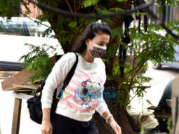 Photos: Ameesha Patel snapped at Kromakay salon in Juhu