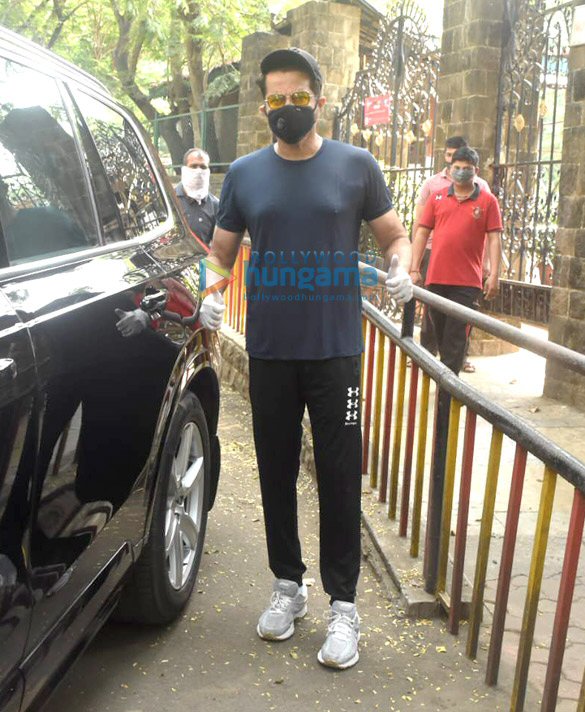 photos anil kapoor snapped at juhu 6