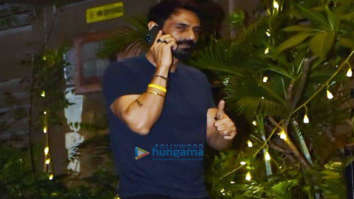 Photos: Arjun Rampal snapped in Mumbai