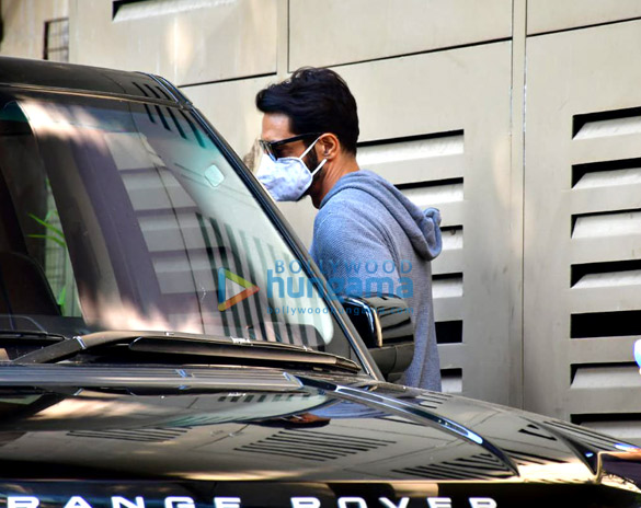 photos arjun rampal snapped leaving from his residence 4