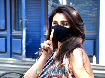 Photos: Daisy Shah spotted in Bandra