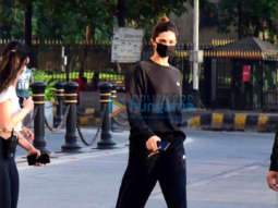 Photos: Deepika Padukone and Siddhant Chaturvedi snapped at Gateway Of India in Mumbai