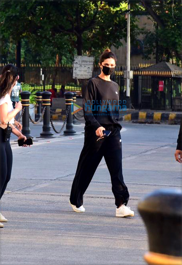 Photos: Deepika Padukone and Siddhant Chaturvedi snapped at Gateway Of India in Mumbai