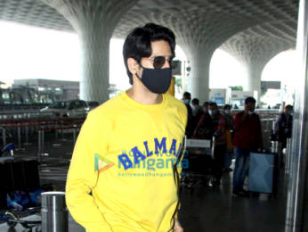 Photos: Disha Patani, Sidharth Malhotra and Diana Penty snapped at the airport