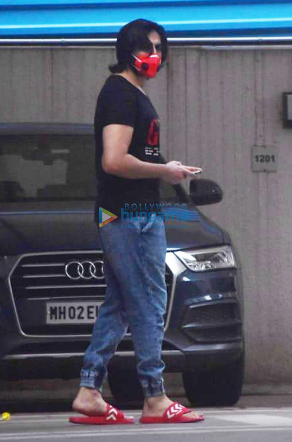 photos kartik aaryan snapped in juhu 3 2