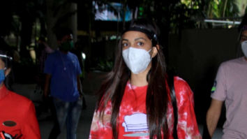 Photos: Kiara Advani spotted at Mumbai airport