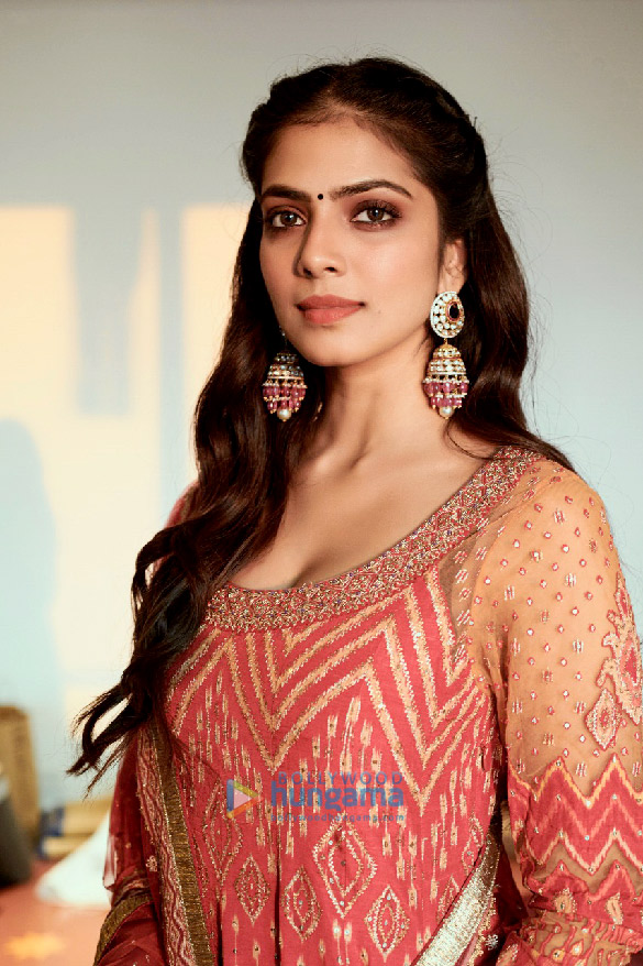 photos malavika mohanan celebrates diwali in her new house 2