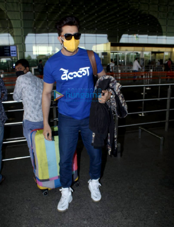 photos maniesh paul and tina dutta snapped at the airport 1