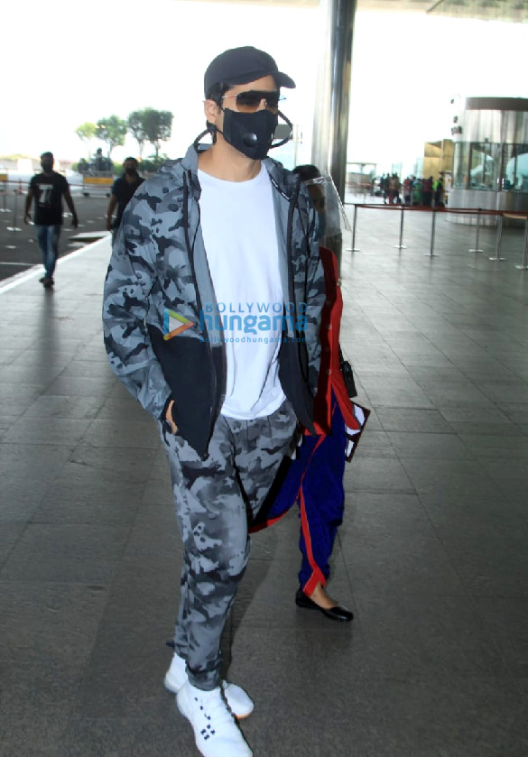 photos nushrat bharucha sidharth malhotra arbaaz khan and tusshar kapoor snapped at the airport 1