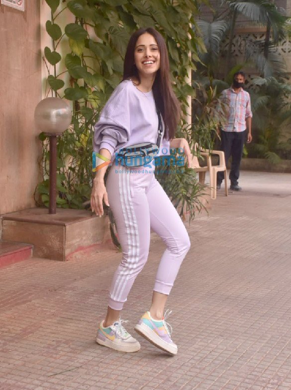photos nushrratt bharuccha snapped at a dance class in andheri 5