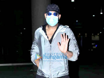 Photos: Prabhas spotted at Mumbai Airport