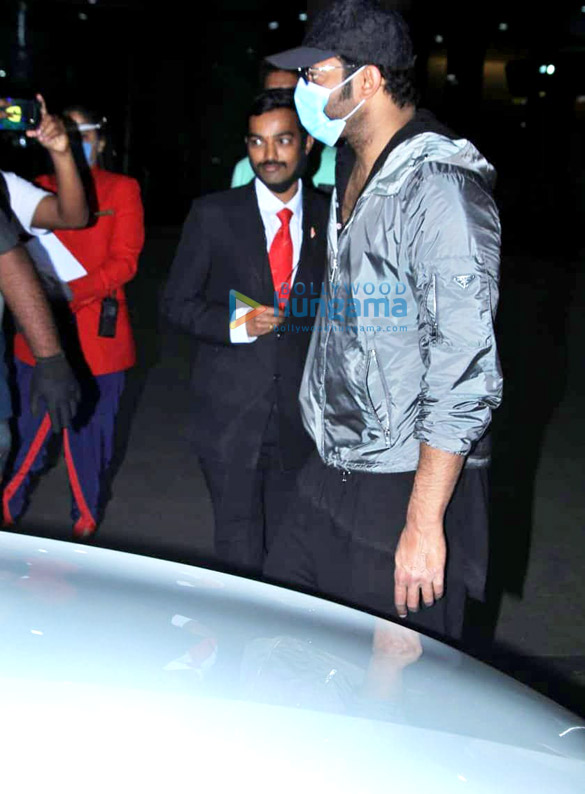 photos prabhas snapped at the airport 3