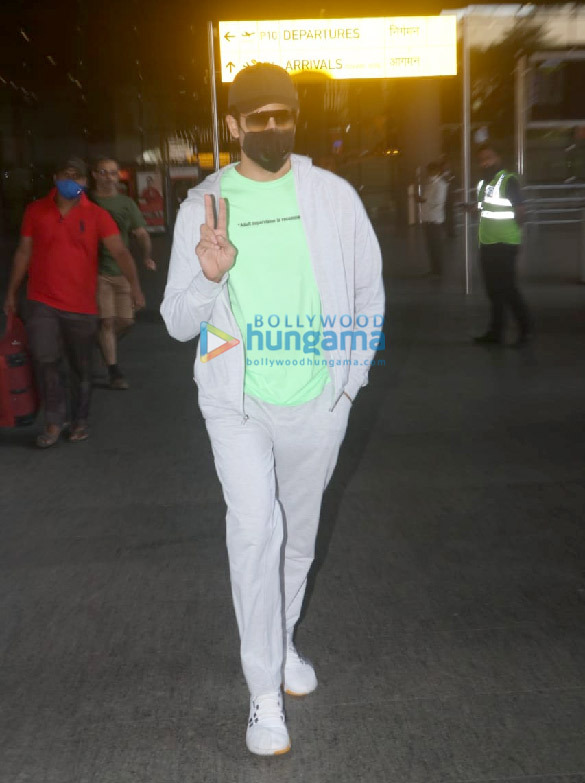 photos ranbir kapoor and anupriya goenka and others snapped at the airport 2