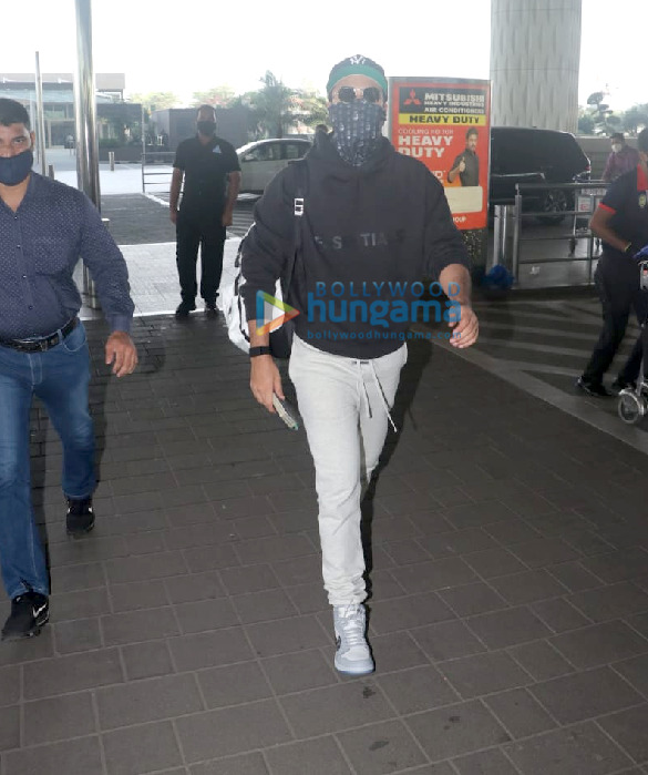 photos ranbir kapoor snapped at the airport 3 2