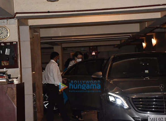 photos randhir kapoor and babita snapped at kareena kapoor khans house in bandra 1