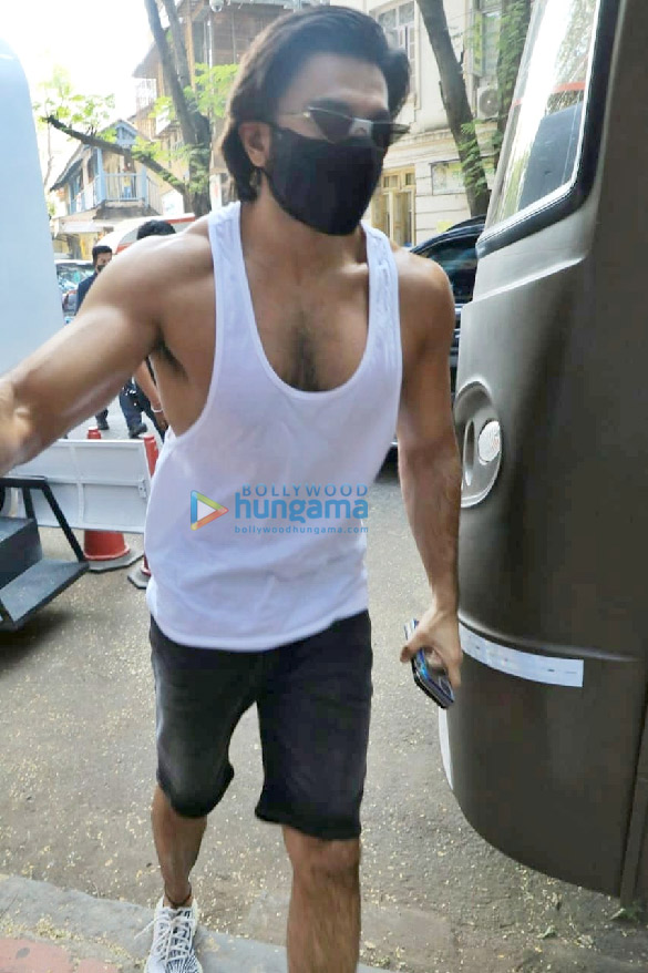 photos ranveer singh snapped in mumbai 2