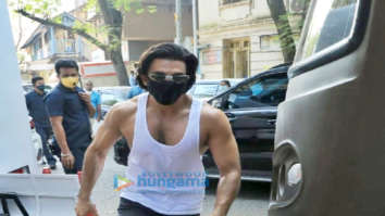 Photos: Ranveer Singh snapped in Mumbai