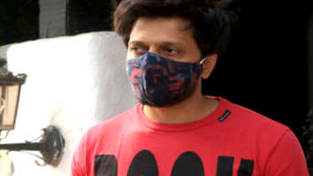 Photos: Riteish Deshmukh snapped at Hakim’s Aalim salon in Bandra