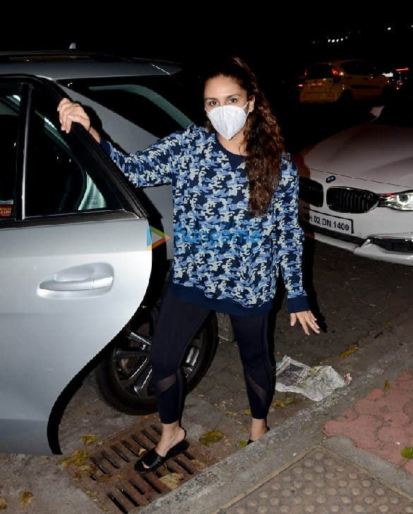 photos saqib saleem huma qureshi and mudassar khan snapped in juhu 1