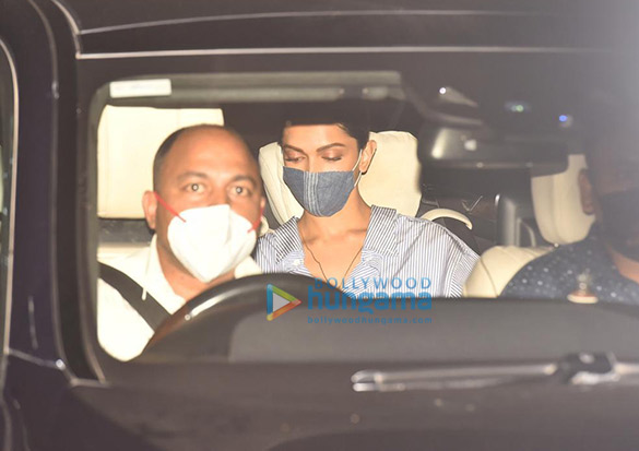 photos sara ali khan pooja hegde anupriya goenka and others snapped at the airport more 2