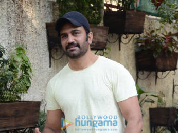 Photos: Sharad Kelkar snapped at a dubbing studio in Juhu