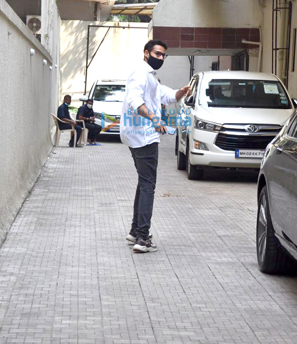 photos siddhant chaturvedi snapped at old dharma office 2