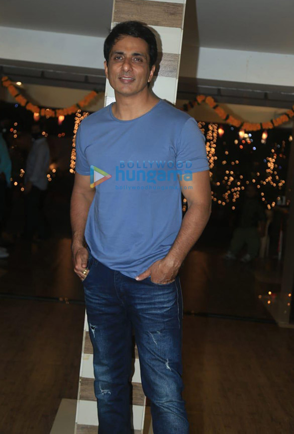 photos sonu sood snapped at andheri 2