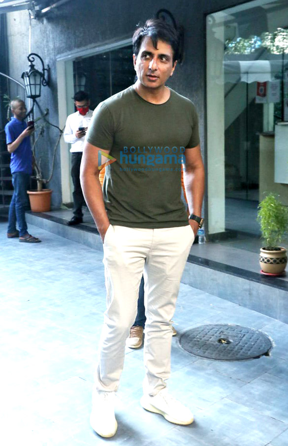 photos sonu sood snapped in juhu 3