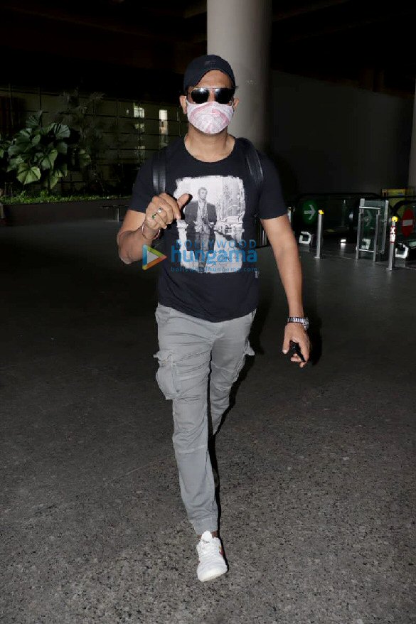 photos tara sutaria and divyendu sharma and others snapped at the airport 2