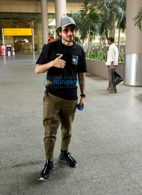 photos tara sutaria and divyendu sharma snapped at the airport 2