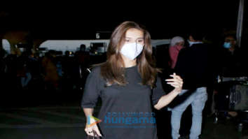 Photos: Tara Sutaria, Nora Fatehi, Hina Khan and others snapped at the airport