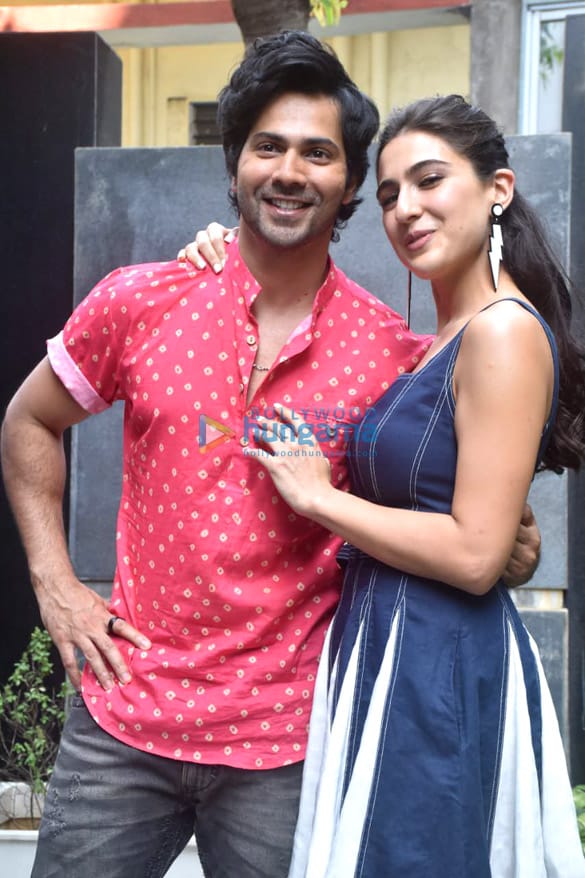 Photos: Varun Dhawan, Sara Ali Khan, Jaaved Jaaferi and others snapped at Coolie No.1 promotions