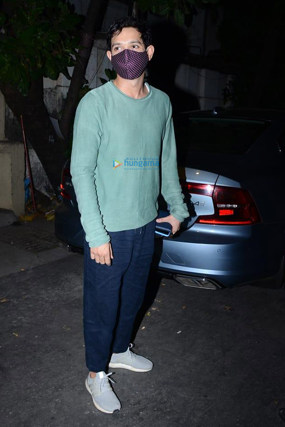 photos vikrant massey snapped in andheri 3