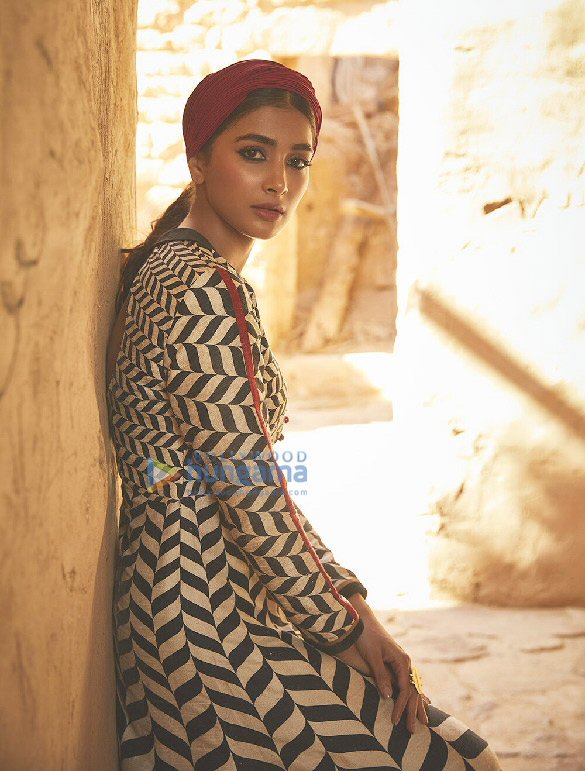 pooja hegde 01
