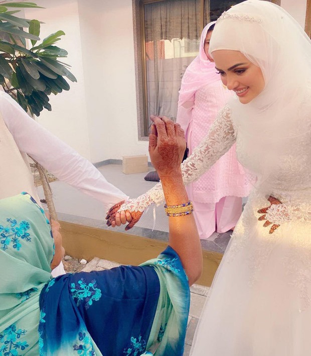 Sana Khan shares stunning pictures with husband Mufti Anas from her wedding day