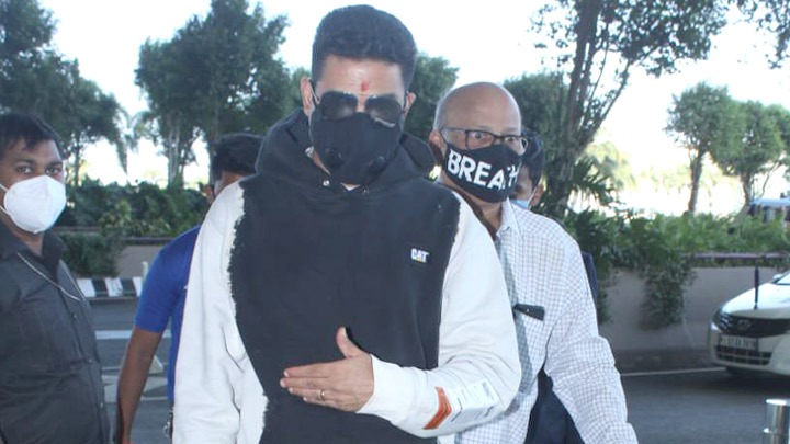 Spotted – Abhishek Bachchan and Sharad Kelkar at Airport