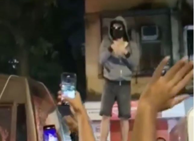 VIDEO: Ranveer Singh addresses fans from the roof of his car; gestures the crowd gathered to sanitize and maintain hygiene