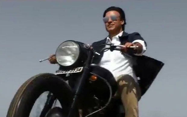 18 Years Of Saathiya: Vivek Oberoi recreates the bike scene while swaying to 'O Humdun Suniye Re'