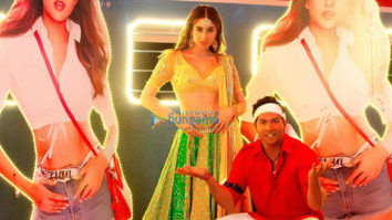 Movie stills of the movie Coolie No.1